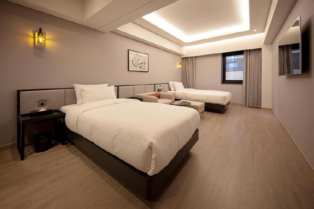 Hound Hotel Yeonsan Busan Eksteriør billede