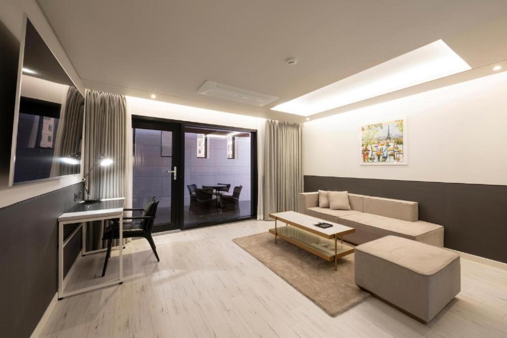 Hound Hotel Yeonsan Busan Eksteriør billede