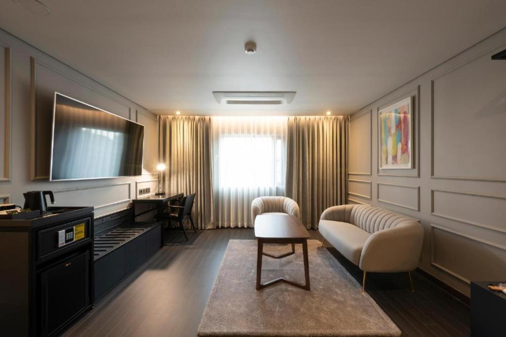 Hound Hotel Yeonsan Busan Eksteriør billede