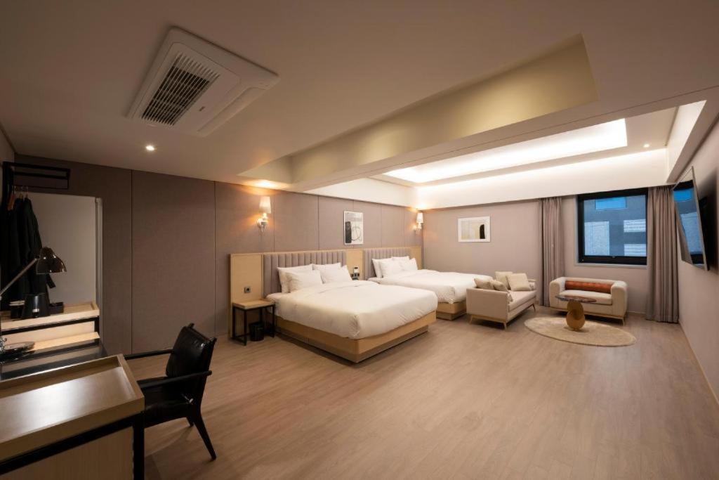 Hound Hotel Yeonsan Busan Eksteriør billede