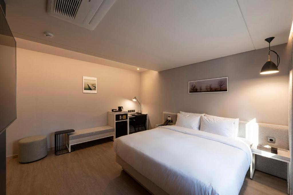 Hound Hotel Yeonsan Busan Eksteriør billede