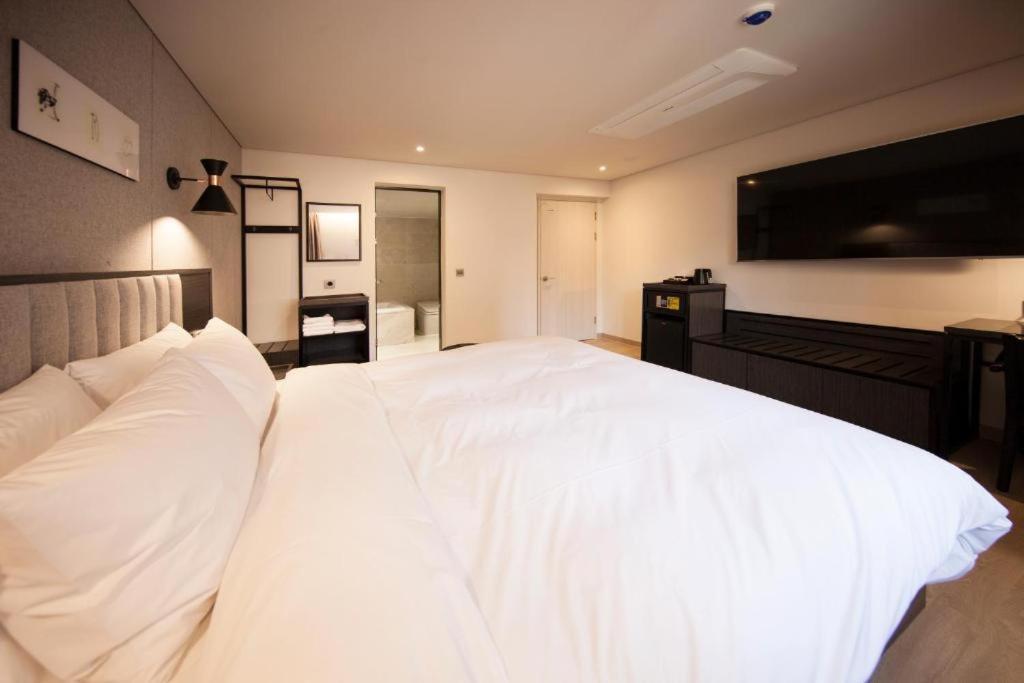 Hound Hotel Yeonsan Busan Eksteriør billede