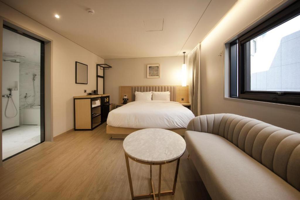 Hound Hotel Yeonsan Busan Eksteriør billede